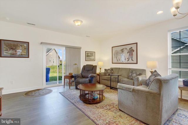 8 OSPREY CT, Gettysburg, PA 17325