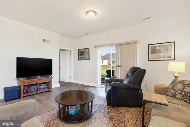 8 OSPREY CT, Gettysburg, PA 17325