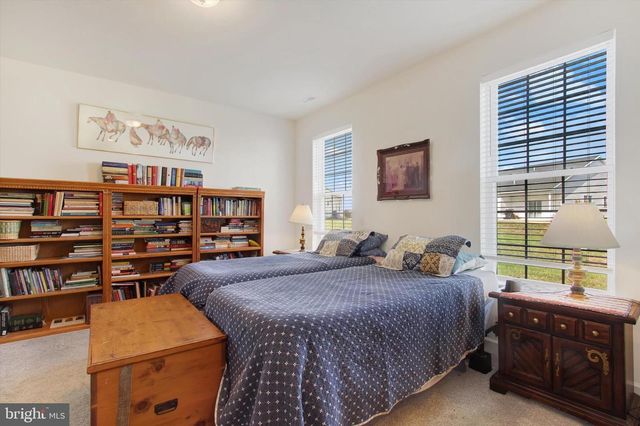 8 OSPREY CT, Gettysburg, PA 17325