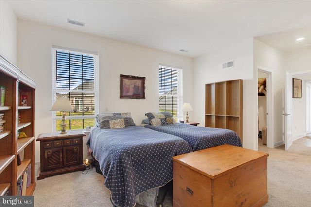 8 OSPREY CT, Gettysburg, PA 17325