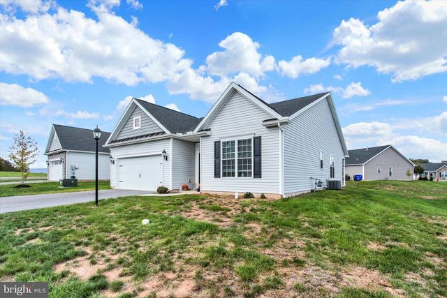 8 OSPREY CT, Gettysburg, PA 17325