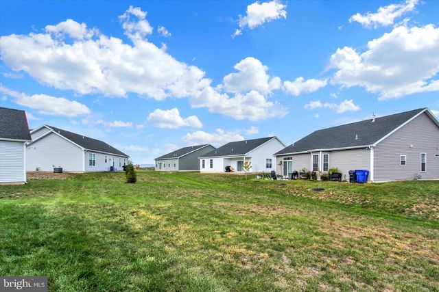 8 OSPREY CT, Gettysburg, PA 17325