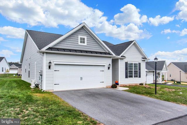 8 OSPREY CT, Gettysburg, PA 17325