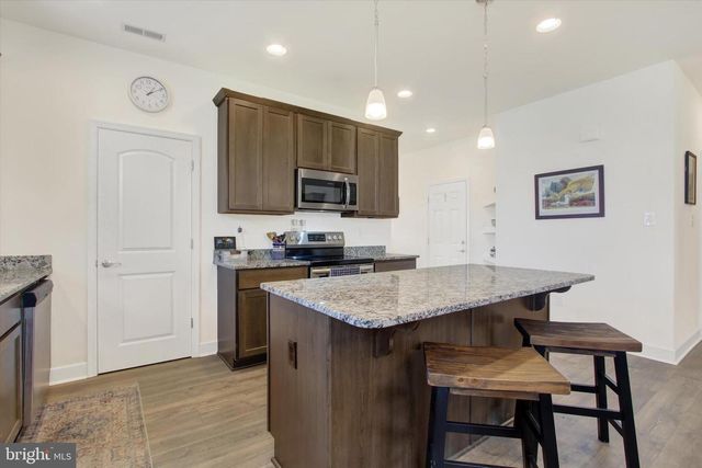 8 OSPREY CT, Gettysburg, PA 17325