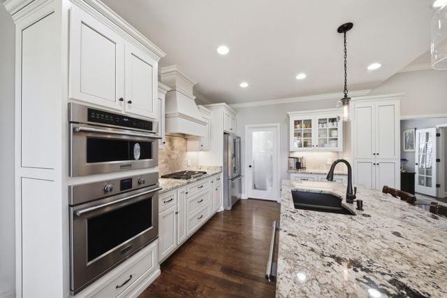1056 Pretender Way, Columbia, TN 38401