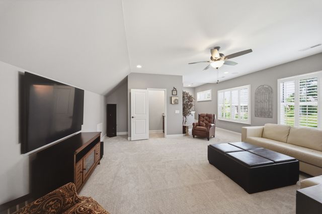 1056 Pretender Way, Columbia, TN 38401