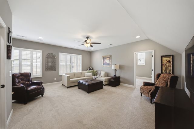 1056 Pretender Way, Columbia, TN 38401