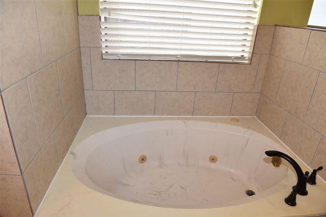 12134 Ella Lee Lane, Houston, TX 77077