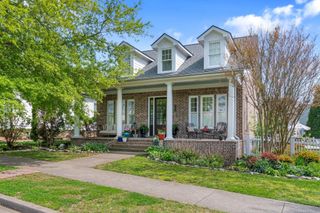3448 Colebrook Dr, Thompsons Station, TN 37179