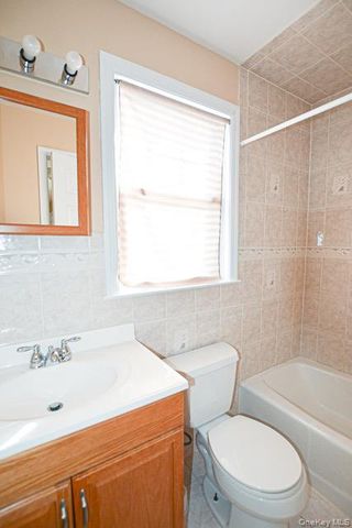 26 Saint Pauls Place, New Rochelle, NY 10801