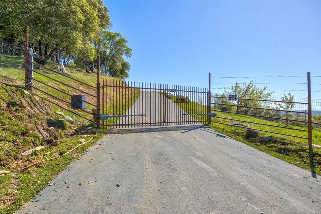 13088 Trembath Mtn Rd, Fiddletown, CA 95629