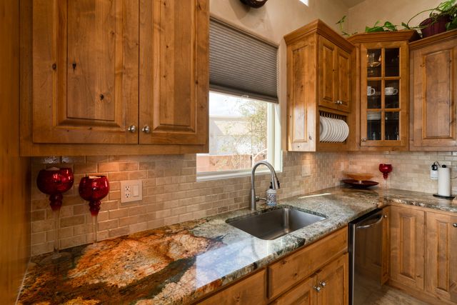 6813 Nagoya Road NE, Rio Rancho, NM 87144