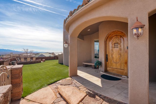 6813 Nagoya Road NE, Rio Rancho, NM 87144