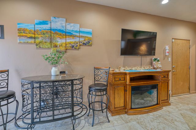 6813 Nagoya Road NE, Rio Rancho, NM 87144