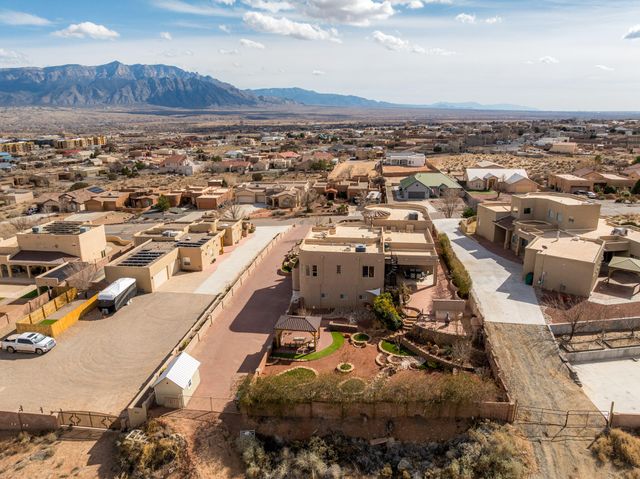 6813 Nagoya Road NE, Rio Rancho, NM 87144