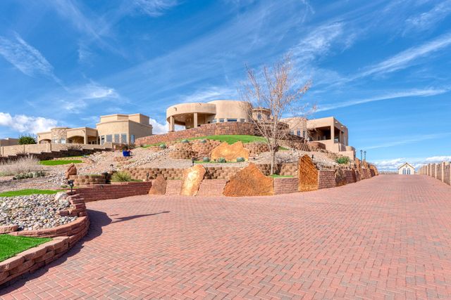 6813 Nagoya Road NE, Rio Rancho, NM 87144