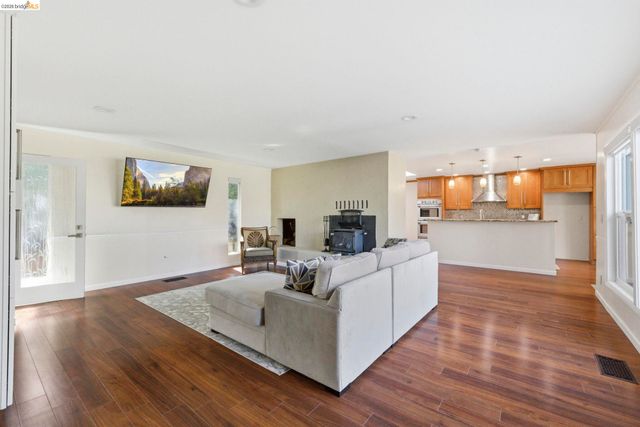 18389 Woodham Carne, Sonora, CA 95370