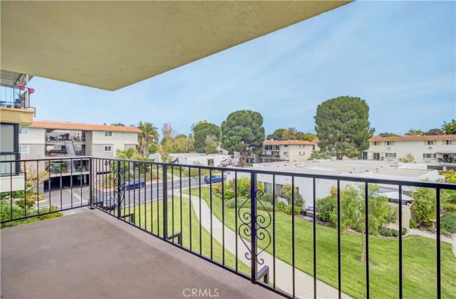 2355 Via Mariposa West 2F, Laguna Woods, CA 92637