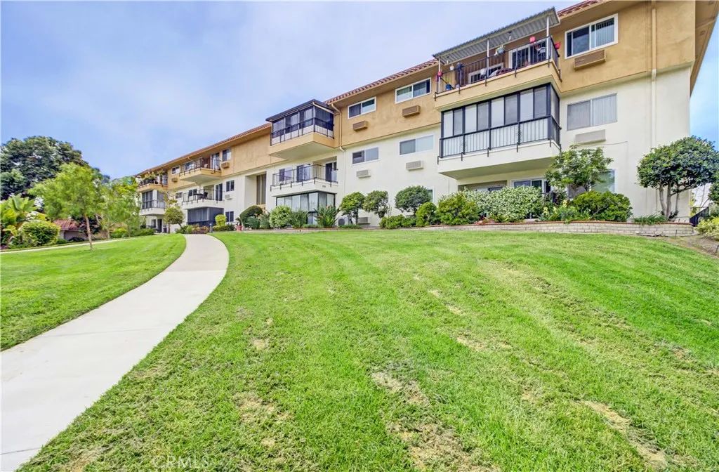 2355 Via Mariposa West 2F, Laguna Woods, CA 92637