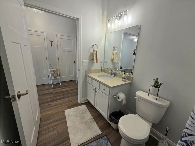 654 Treadway Boulevard, Sheffield Lake, OH 44054