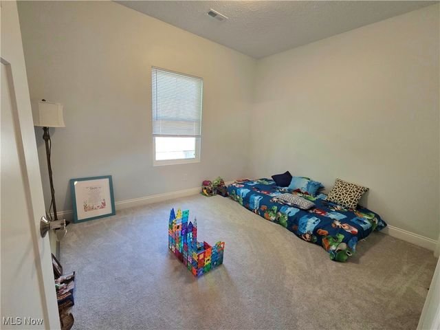 654 Treadway Boulevard, Sheffield Lake, OH 44054