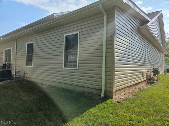 654 Treadway Boulevard, Sheffield Lake, OH 44054