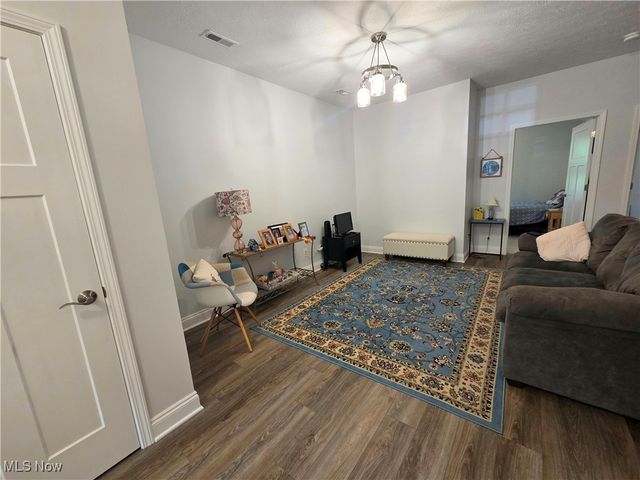 654 Treadway Boulevard, Sheffield Lake, OH 44054