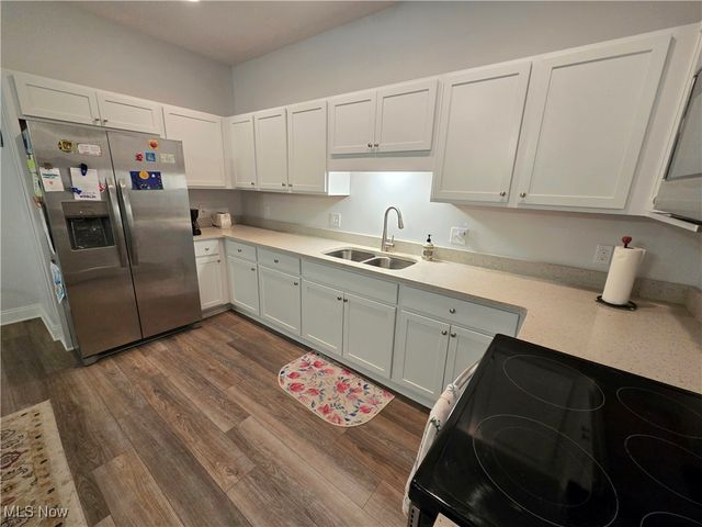 654 Treadway Boulevard, Sheffield Lake, OH 44054