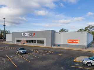 8148 S Cicero Avenue, Burbank, IL 60459