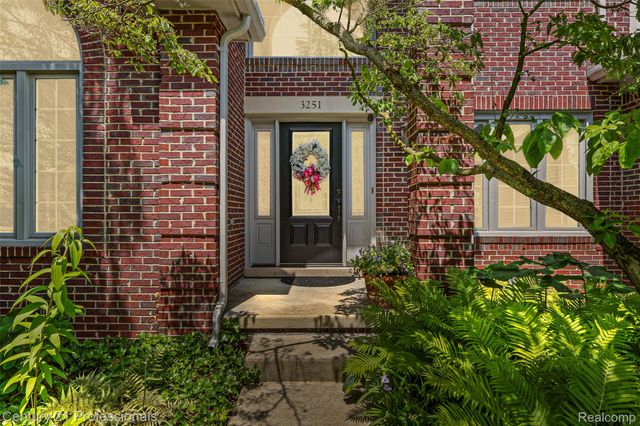 3251 Long Meadow Court, West Bloomfield Charter Township, MI 48324