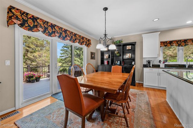 3251 Long Meadow Court, West Bloomfield Charter Township, MI 48324