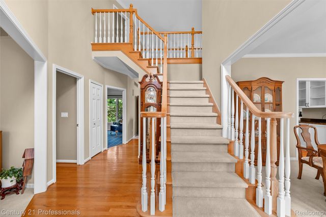3251 Long Meadow Court, West Bloomfield Charter Township, MI 48324