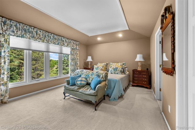 3251 Long Meadow Court, West Bloomfield Charter Township, MI 48324
