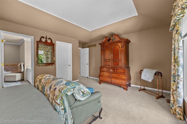 3251 Long Meadow Court, West Bloomfield Charter Township, MI 48324