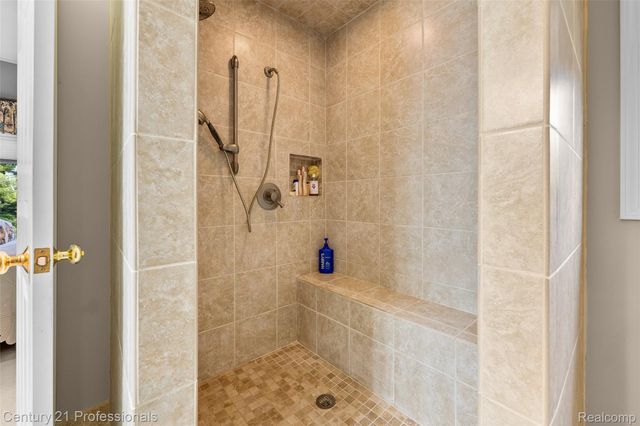 3251 Long Meadow Court, West Bloomfield Charter Township, MI 48324