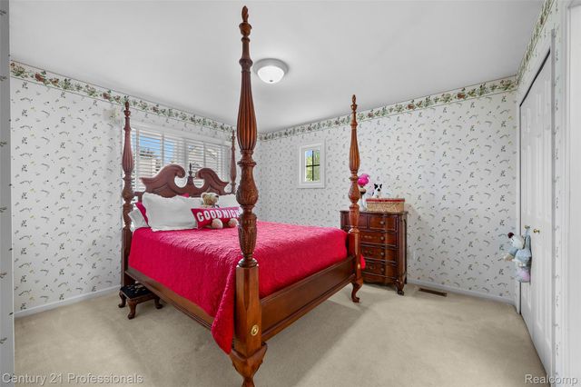 3251 Long Meadow Court, West Bloomfield Charter Township, MI 48324