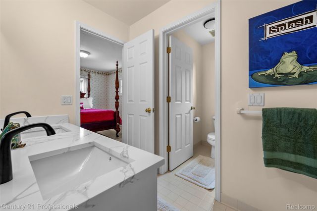 3251 Long Meadow Court, West Bloomfield Charter Township, MI 48324