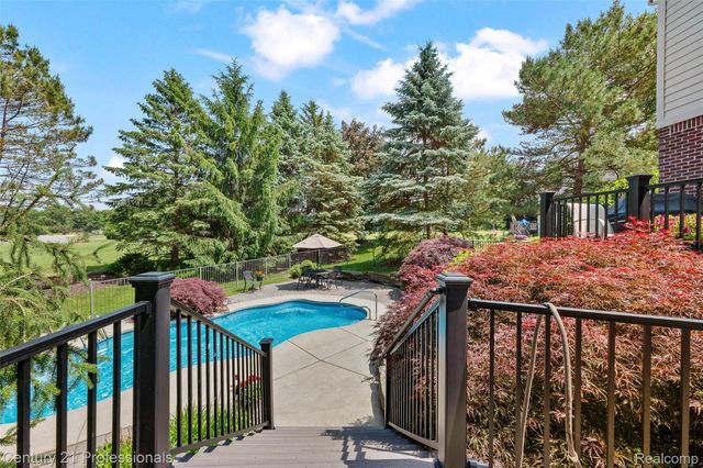 3251 Long Meadow Court, West Bloomfield Charter Township, MI 48324