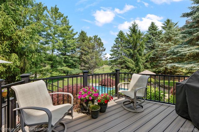 3251 Long Meadow Court, West Bloomfield Charter Township, MI 48324