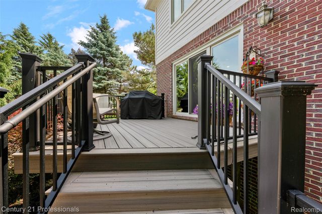 3251 Long Meadow Court, West Bloomfield Charter Township, MI 48324