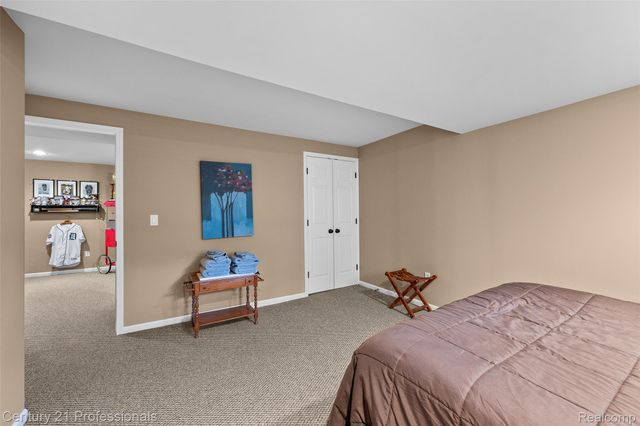 3251 Long Meadow Court, West Bloomfield Charter Township, MI 48324
