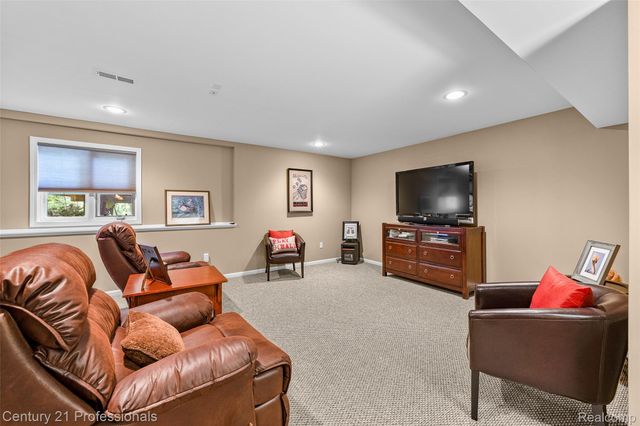 3251 Long Meadow Court, West Bloomfield Charter Township, MI 48324
