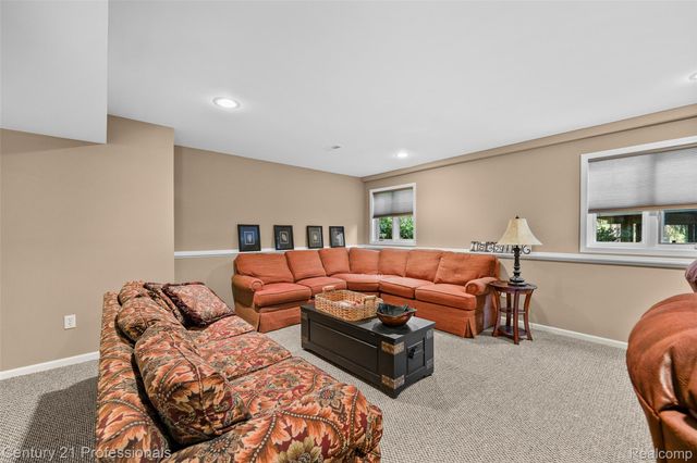 3251 Long Meadow Court, West Bloomfield Charter Township, MI 48324