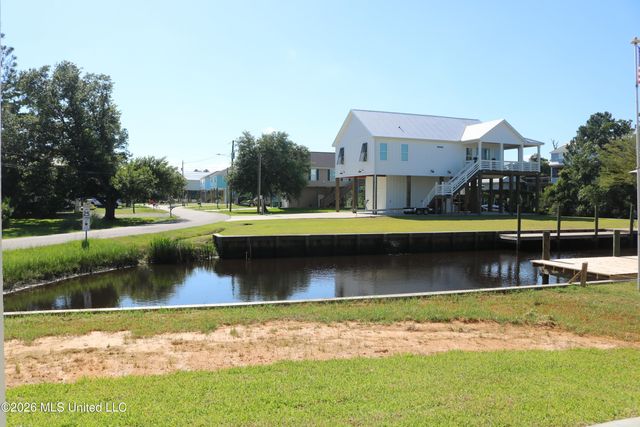 11007 New York Street, Bay Saint Louis, MS 39520