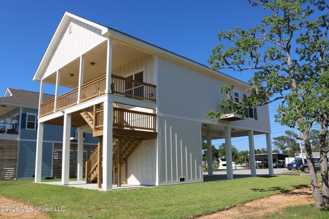 11007 New York Street, Bay Saint Louis, MS 39520