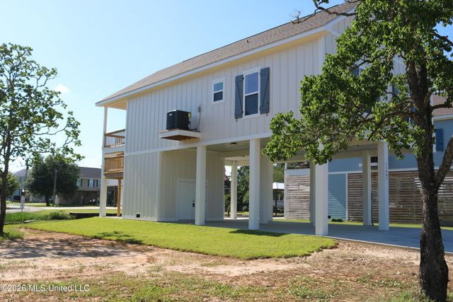 11007 New York Street, Bay Saint Louis, MS 39520