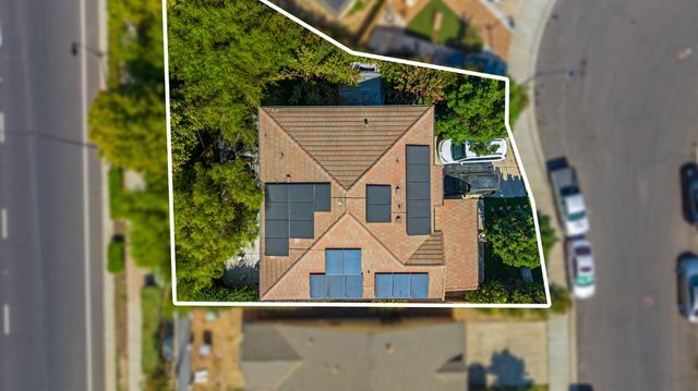 13715 Bloom Way, Lathrop, CA 95330