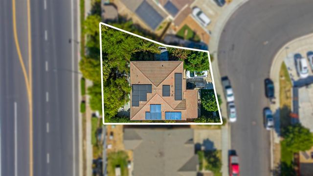 13715 Bloom Way, Lathrop, CA 95330