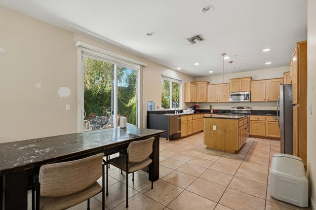 13715 Bloom Way, Lathrop, CA 95330