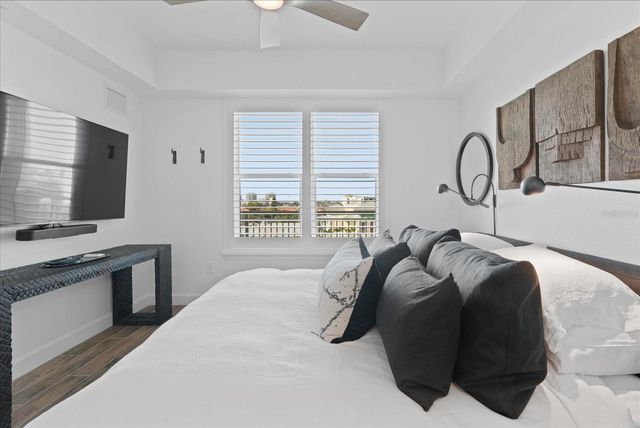 125 ISLAND WAY 602, Clearwater Beach, FL 33767